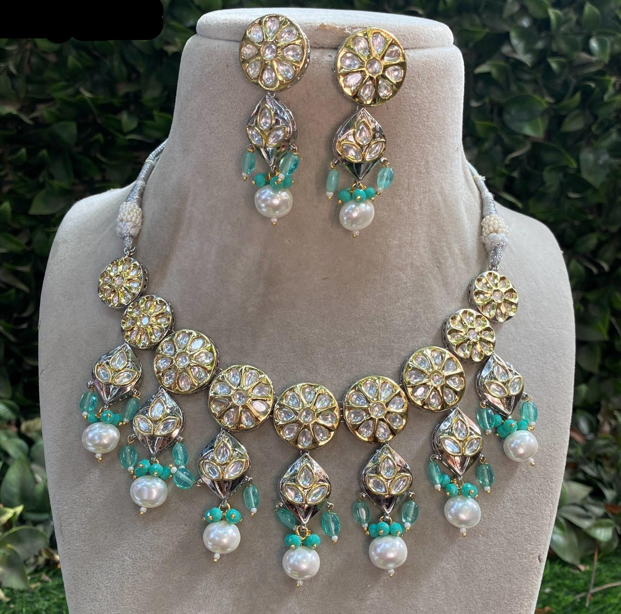 Floral Pattern necklace Set
