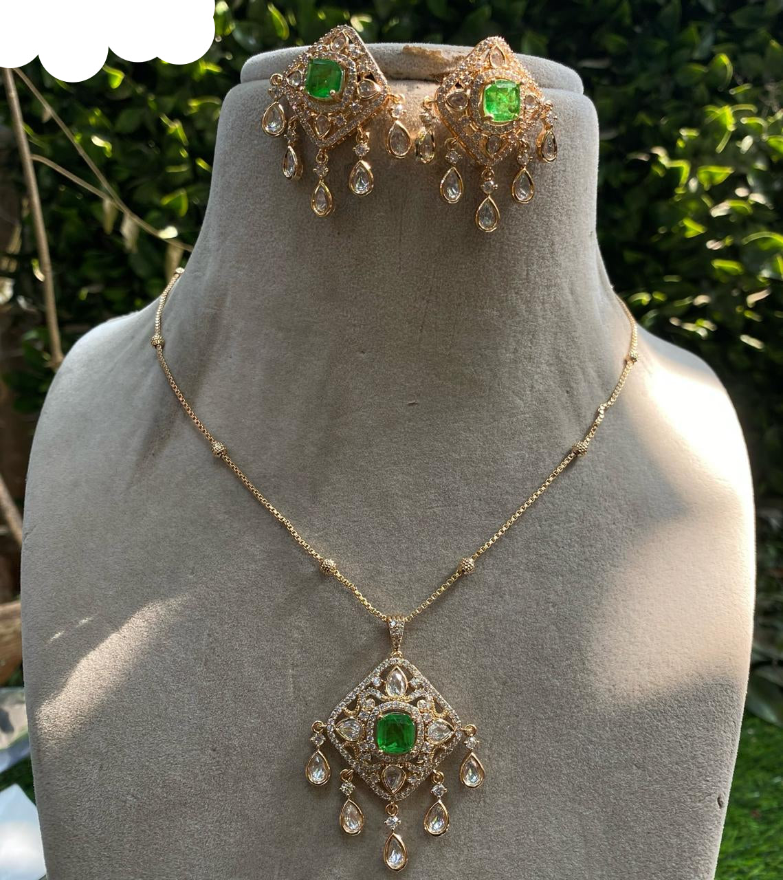 Light Weight Necklace Set
