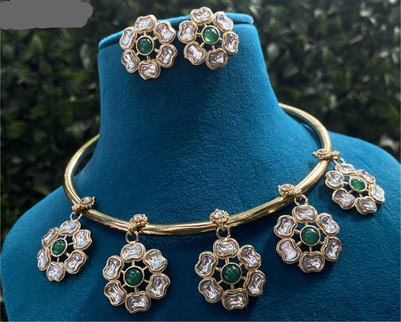 Mehendi Plating Hasli Set.