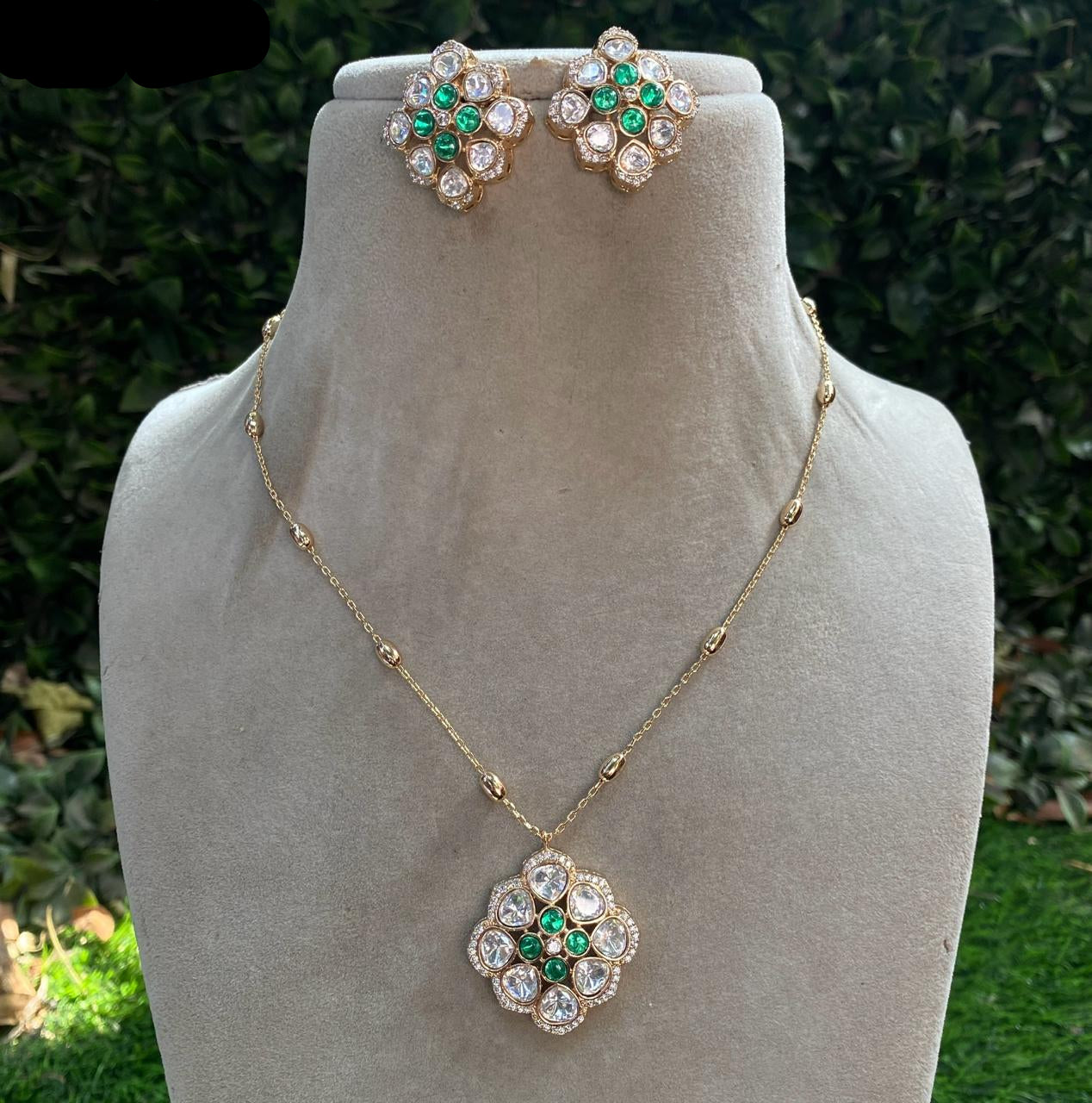 Light Weight Necklace Set