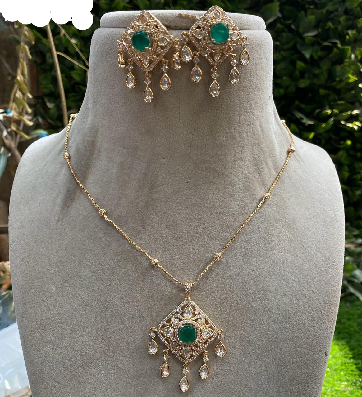 Light Weight Necklace Set