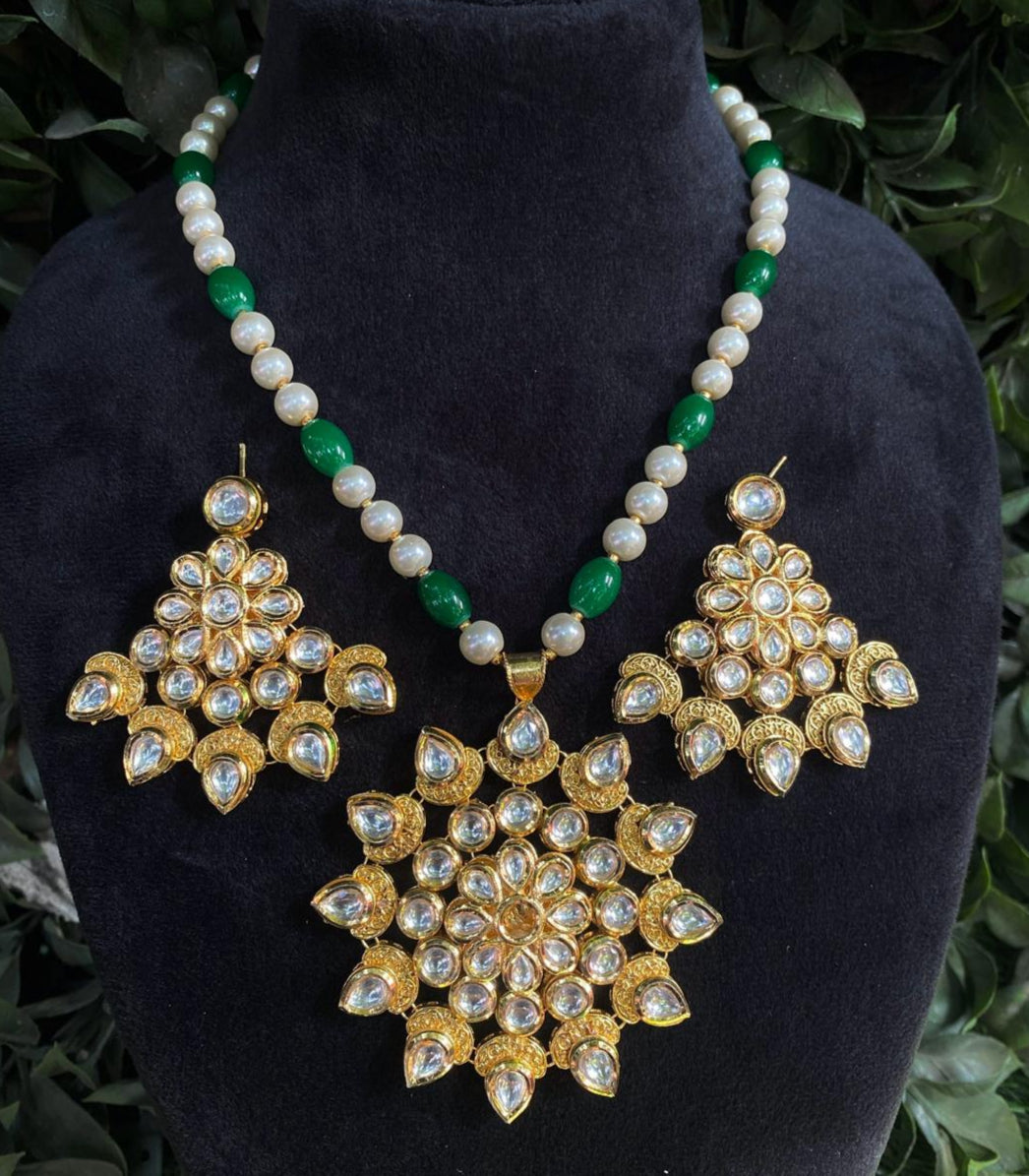 Light Weight Necklace Set