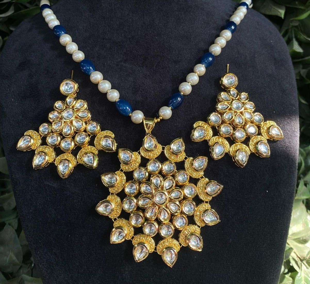 Light Weight Necklace Set