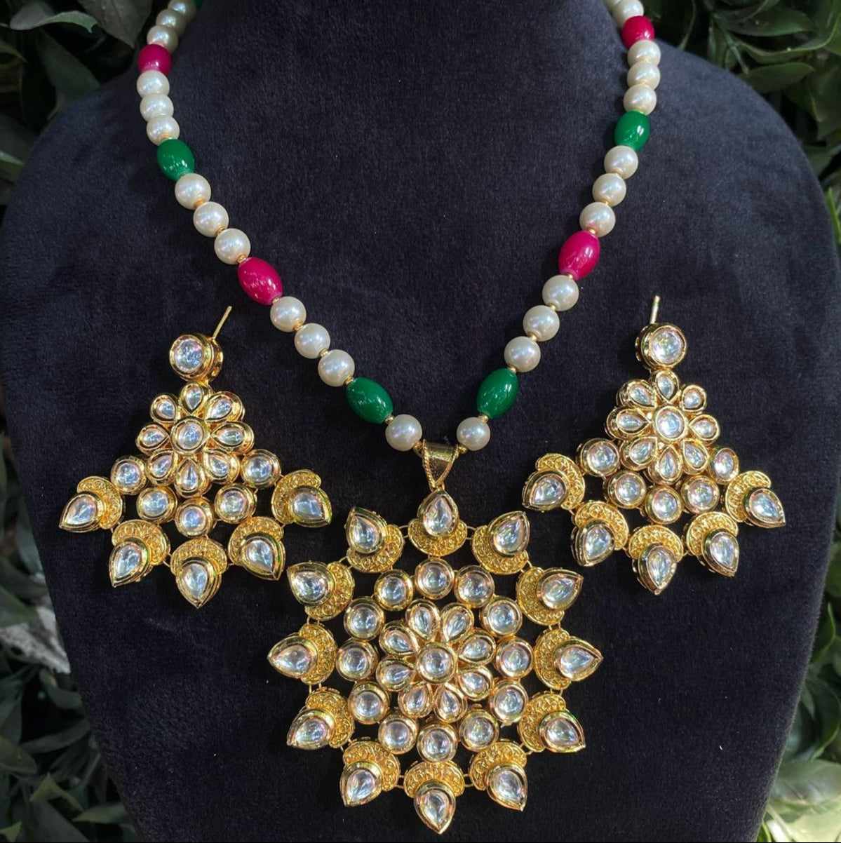 Light Weight Necklace Set